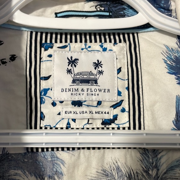 Denim & Flower  Ricky Singh collection short sleeve button down shirt. - Picture 2 of 3